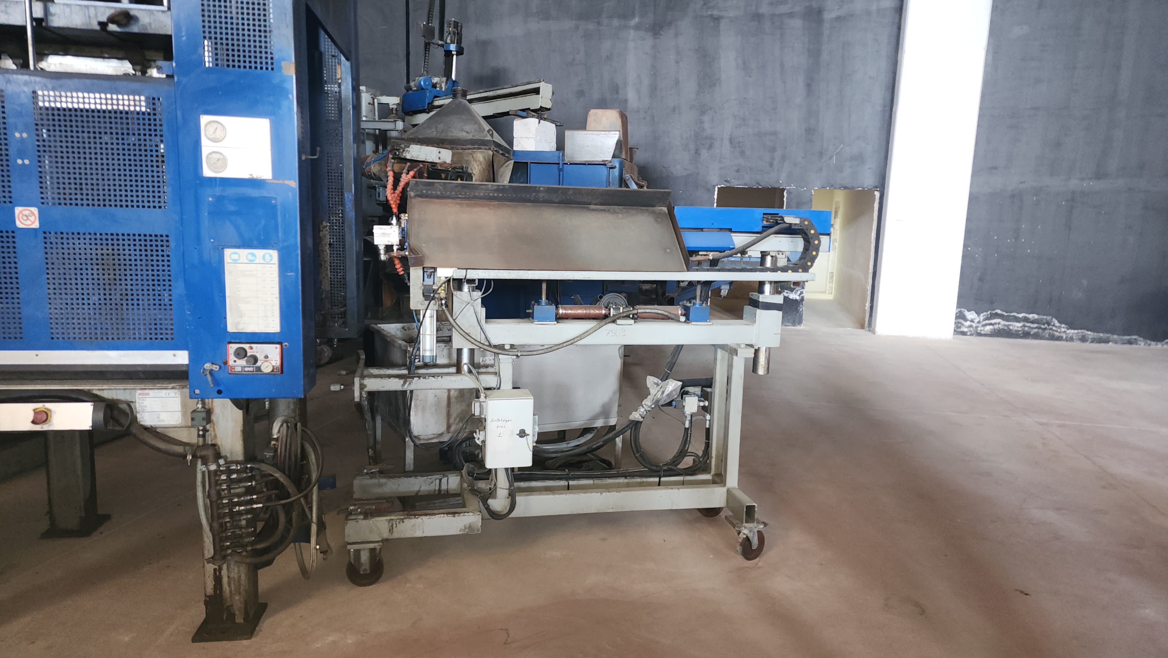 OMS 2 Robotized Die Casting Islands, 500 and 750 ton Die Casting Presses, Melting Furnaces and Trimmin Presses - Die Casting Press - 8