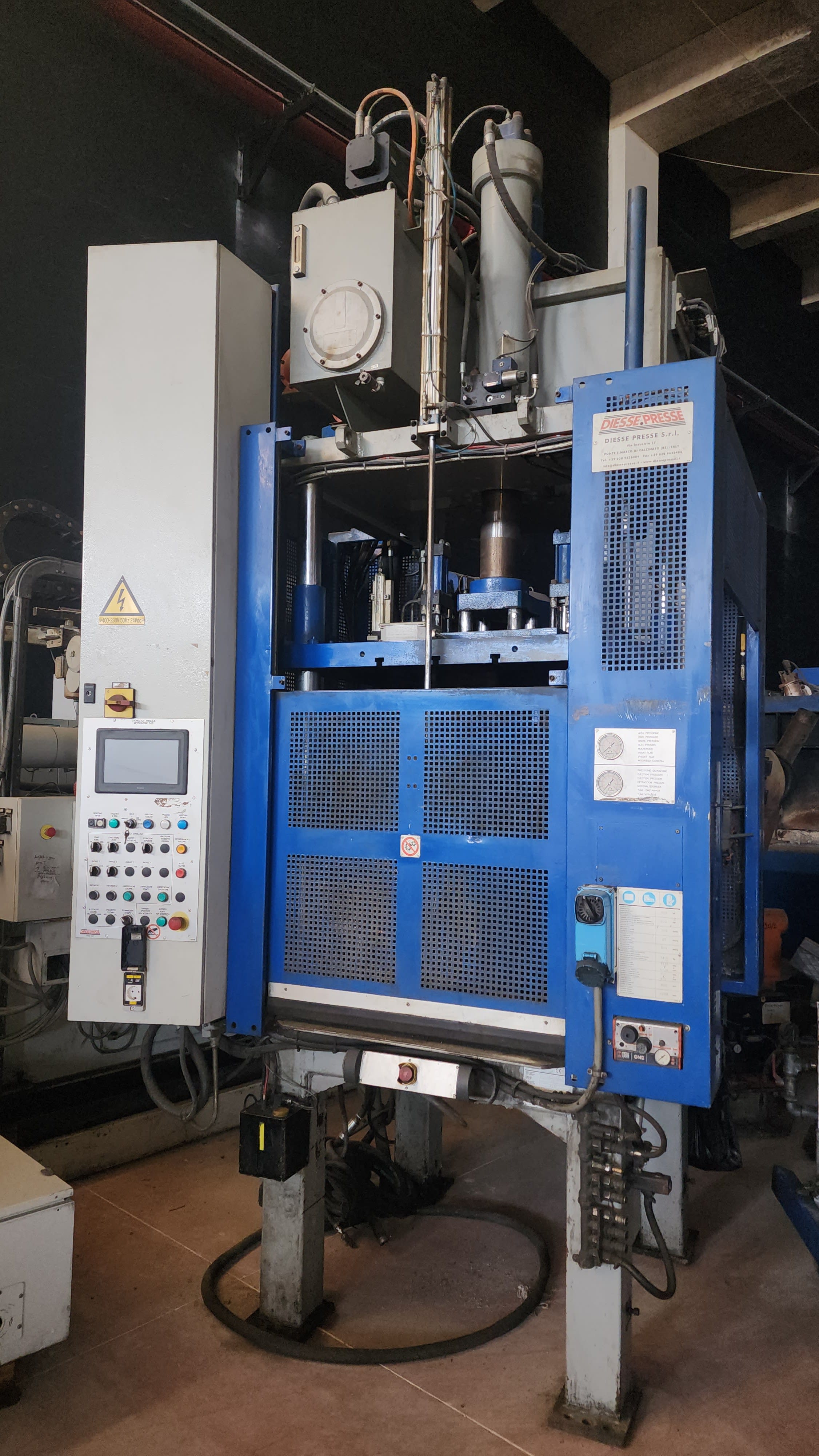 OMS 2 Robotized Die Casting Islands, 500 and 750 ton Die Casting Presses, Melting Furnaces and Trimmin Presses - Die Casting Press - 19