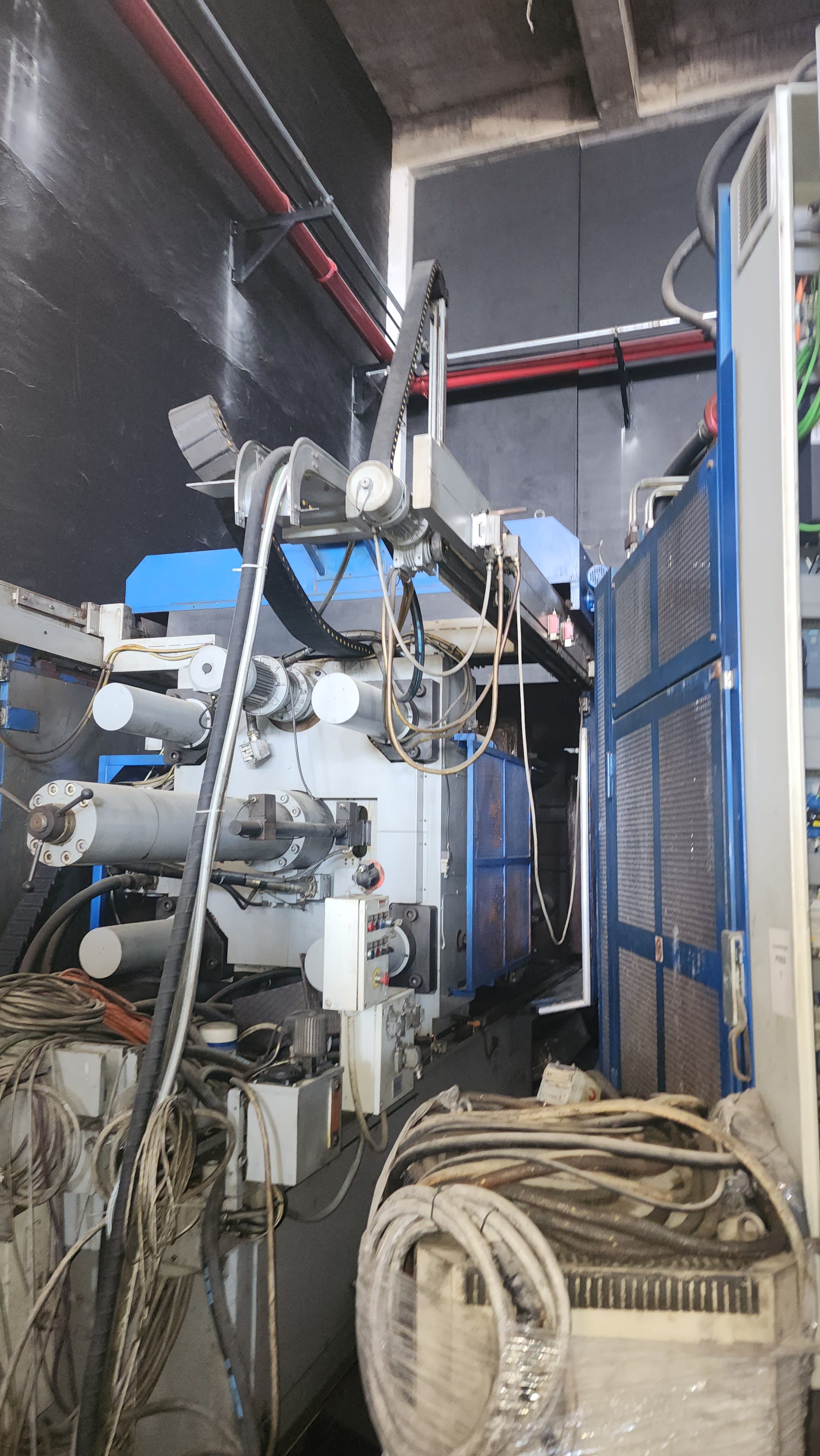 OMS 2 Robotized Die Casting Islands, 500 and 750 ton Die Casting Presses, Melting Furnaces and Trimmin Presses - Die Casting Press - 9