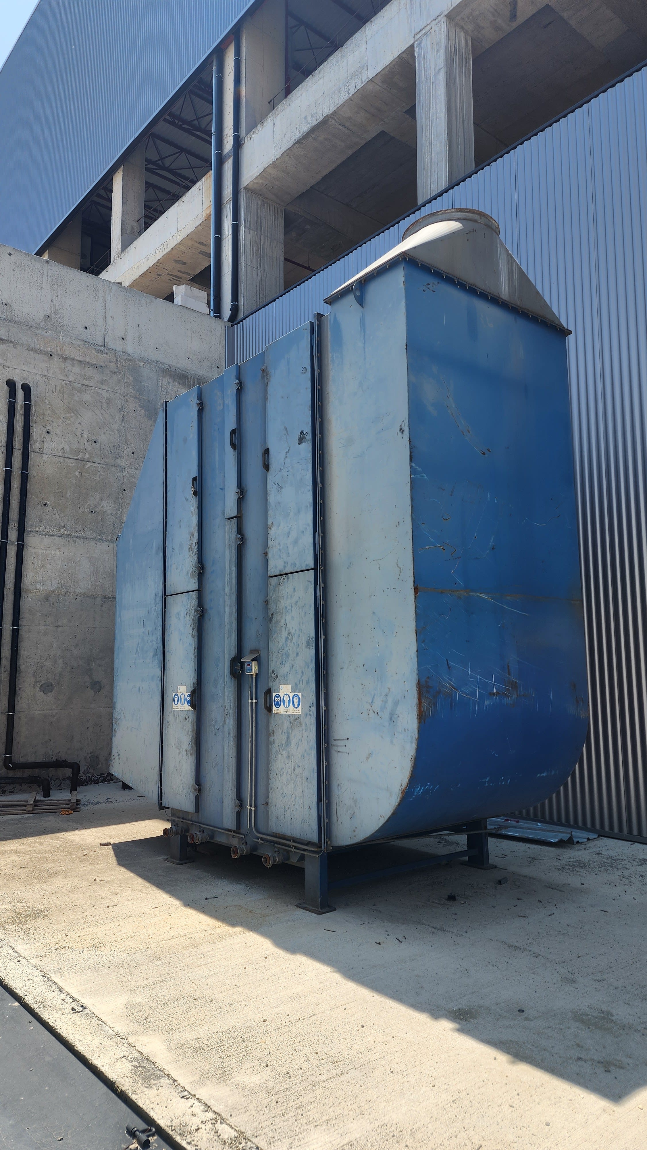 OMS 2 Robotized Die Casting Islands, 500 and 750 ton Die Casting Presses, Melting Furnaces and Trimmin Presses - Die Casting Press - 38