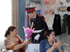 В Первомайском районе женщин поздравили с наступающим праздником