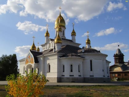 ЕПИСКОП ОРСКИЙ И ГАЙСКИЙ ИРИНЕЙ ВОЗГЛАВИЛ БОЖЕСТВЕННУЮ ЛИТУРГИЮ В СВЯТО-ГЕОРГИЕВСКОМ КАФЕДРАЛЬНОМ СОБОРЕ ОРСКА