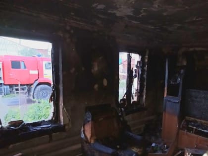 Пожар в многоквартирном доме в Омске