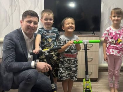 Юрий Мироненко навестил многодетную семью участника СВО