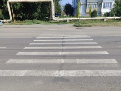 Оренбуржцы ждали на дороге к новой школе светофор, а получили трафаретную надпись