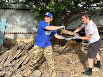 Молодежь помогает Орску восстановиться