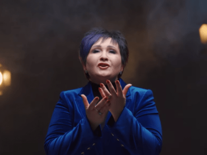 Певица из Оренбурга записала песню в честь Дня защитника Отечества