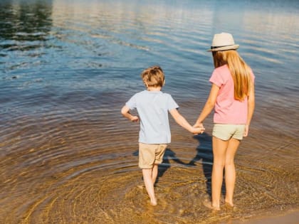 Врач рассказала, какие опасности скрывают водоёмы