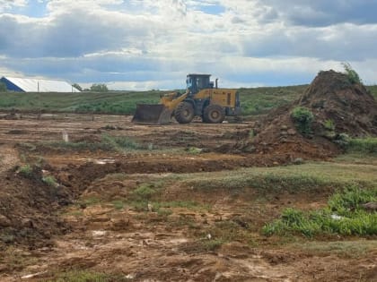 В Ясном начались работы по благоустройству набережной городского пруда