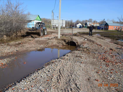 В посёлке начали приводить в порядок дороги
