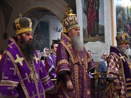 ПРЕОСВЯЩЕННЕЙШИЙ ИРИНЕЙ, ЕПИСКОП ОРСКИЙ И ГАЙСКИЙ, СОСЛУЖИЛ МИТРОПОЛИТУ ВЕНИАМИНУ В КАФЕДРАЛЬНОМ СОБОРЕ ОРЕНБУРГА