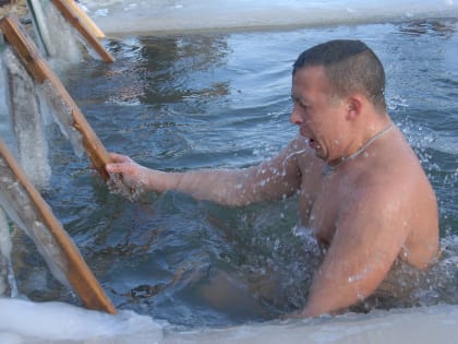 Купание в проруби