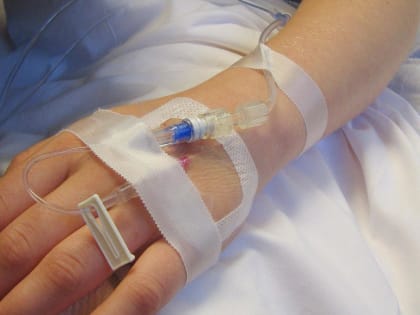 В Оренбурге девушка упала на электромангал и попала в больницу