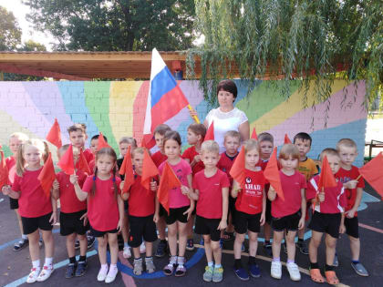 Оренбургский район отмечает День Государственного флага
