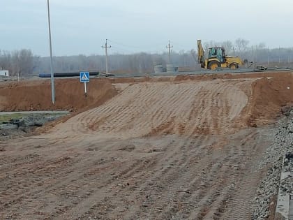 Пешеходы на улице Уральской в Оренбурге рискуют получить травмы из-за состояния тротуара