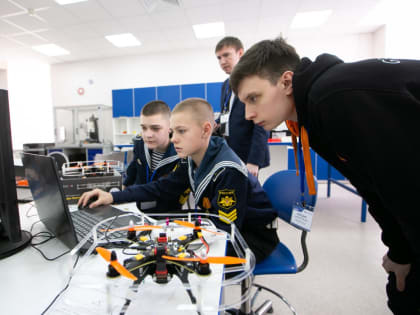 В президентской кадетке стартовал турнир операторов беспилотников