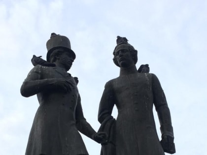 В Оренбурге памятник Пушкину и Далю отремонтируют почти за 2 миллиона рублей