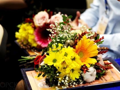 Министр образования Алексей Пахомов вручил орским педагогам благодарственные письма