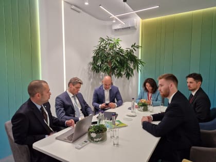 Правительство Оренбургской области и «Сбербанк» обсудили на ПМЭФ возможное участие банка в проекте «Карта оренбуржца»