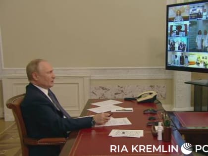 Владимир Путин в режиме видеосвязи открыл инфекционную больницу в Оренбурге