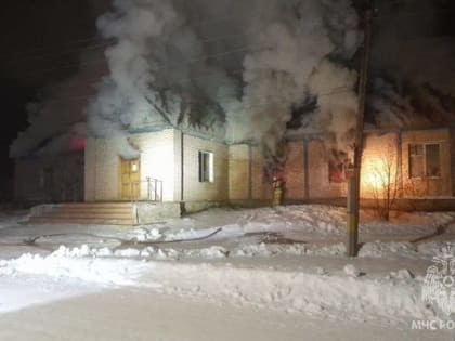 В Октябрьском районе загорелся дом культуры