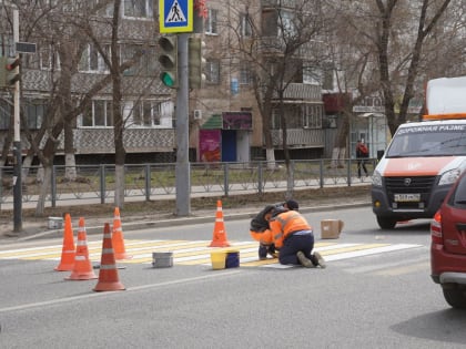 В Оренбурге обновляют дорожную разметку