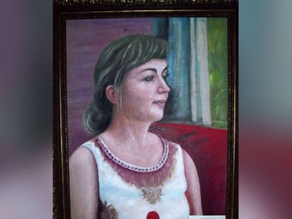 Таинственную незнакомку полтора года разыскивает художник