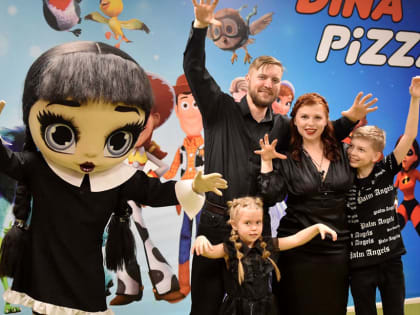 13 лет кружатся в танце любви