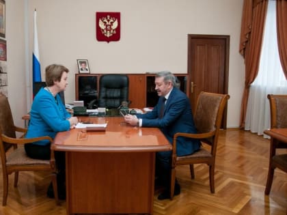 Профилактика заболеваемости гриппом и ОРВИ, противодействие завозу коронавирусной инфекции обсуждены на встрече главного федерального инспектора с руководителем Управления Роспотре