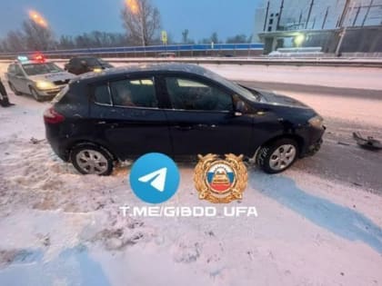 В Уфе после столкновения легковушки с грузовиком пострадал ребенок