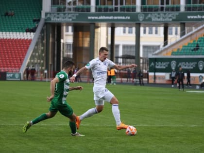 Сомнительные пенальти и удаление. ФК «Оренбург» проиграл в Грозном «Ахмату» со счетом 1:3