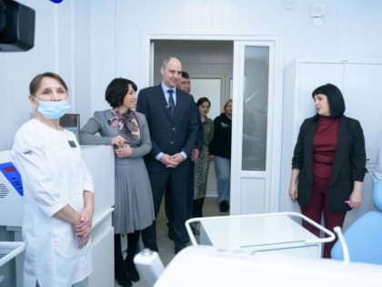Губернатор Денис Паслер принял участие в открытии модульной врачебной амбулатории в селе Тоцкое Второе