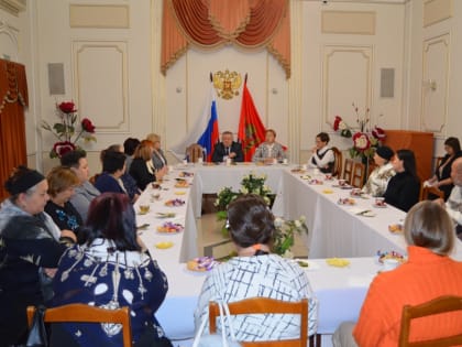 Общение за чашкой чая