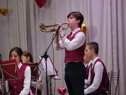 Успех после долгого перерыва. Члены жюри пришли в восторг и пританцовывали под «Белые розы»