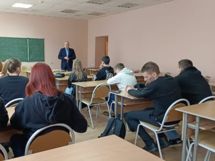 Андрей Рейзлер провел лекцию о вреде коррупции для студентов ОГУ