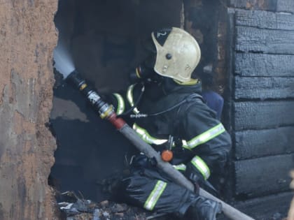 В Оренбурге в бытовом вагончике сгорел мужчина