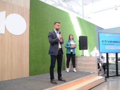 Участники оренбургского студенческого батла «Технофреш» предложили использовать робота для уборки улиц