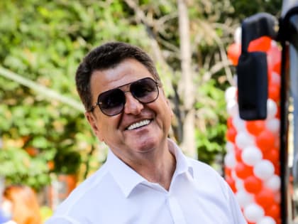 Поздравляем с Днём рождения главного врача Р. Г. Гильмутдинова!