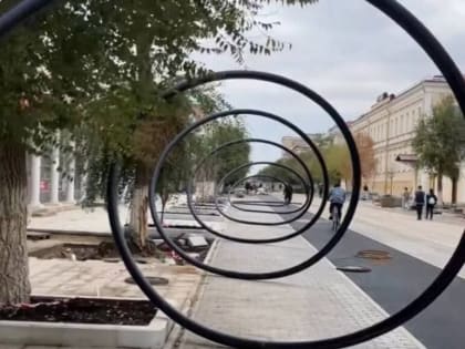 Оренбуржцев удивил арт-объект на улице Советской