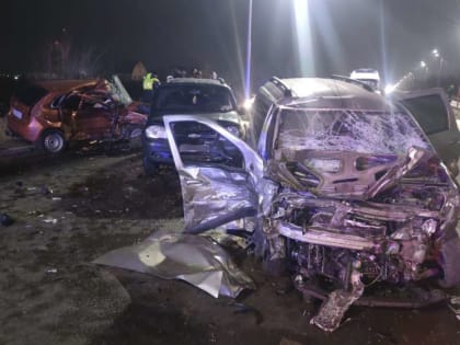Дорожная авария в Оренбурге: три автомобиля столкнулись