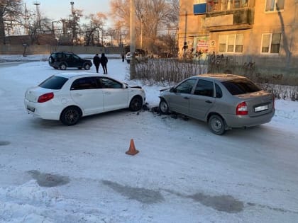 В Новотроицке в ДТП на улице Есенкова пострадал водитель