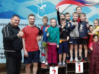 «Первый после Бога»: тренер клуба настольного тенниса «Факел Газпром» Дмитрий Жовнир о секрете успешной работы с детьми
