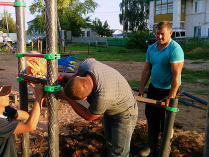 Энергетики обустроили детскую площадку в Бугуруслане