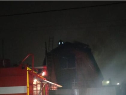 Двоих пострадавших в новогоднем пожаре в Орске доставили в Оренбург