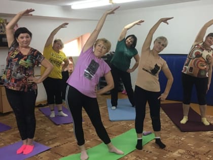 «Йога-ретро-денс». Галина Ким из Бугуруслана своим желанием жить зажигает «подопечных»