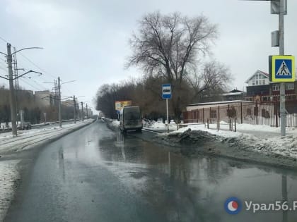 Орск после критики губернатора решил «активизировать вывоз снега»… уже после прихода весны