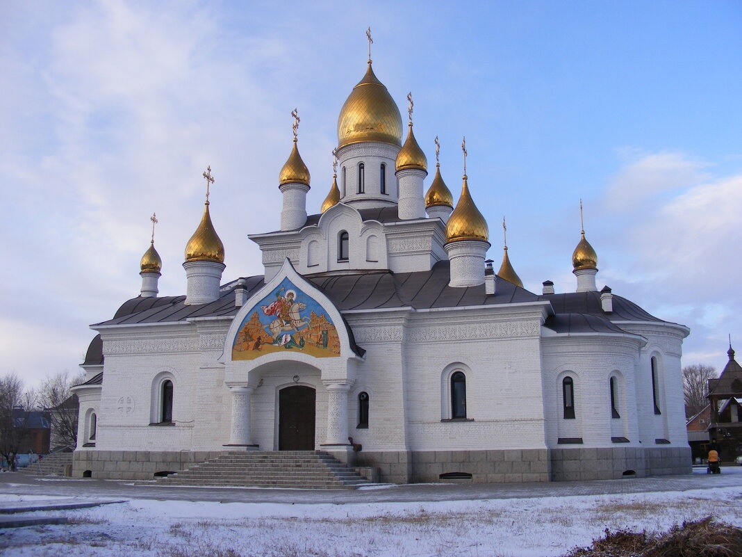 Церковь города орска. Церковь Георгия Победоносца Орск. Церковь на Васнецова Орск. Орск Георгиевская Церковь.