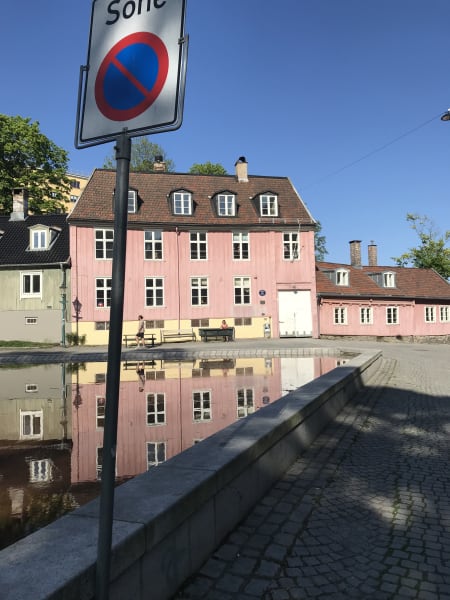 pretty pink house in oslo