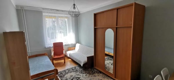 pretty room with nice szafa in apartment listing