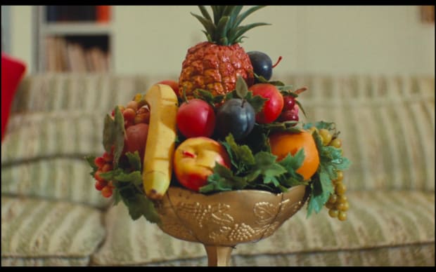 Agnes Varda - Lions Love (1969), bowl with plastic fruit